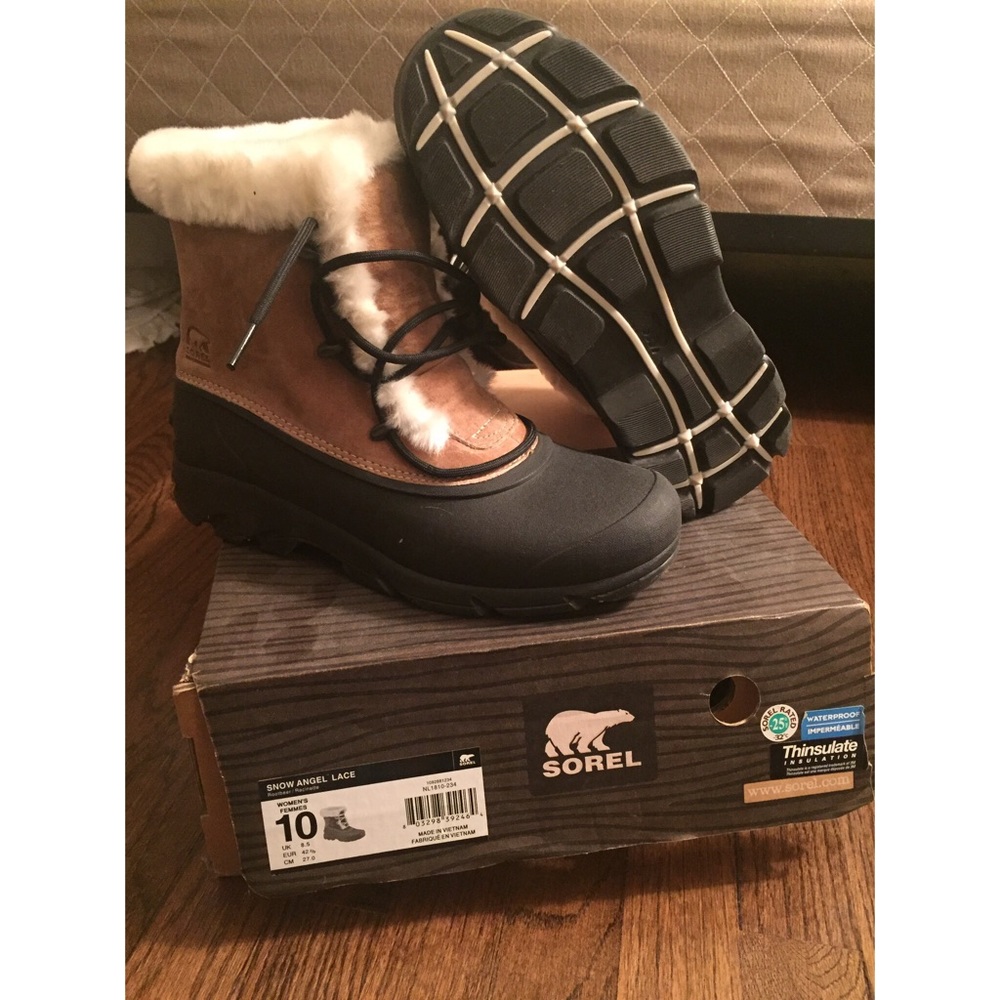 Sorel Snow Angel lace boot NWT